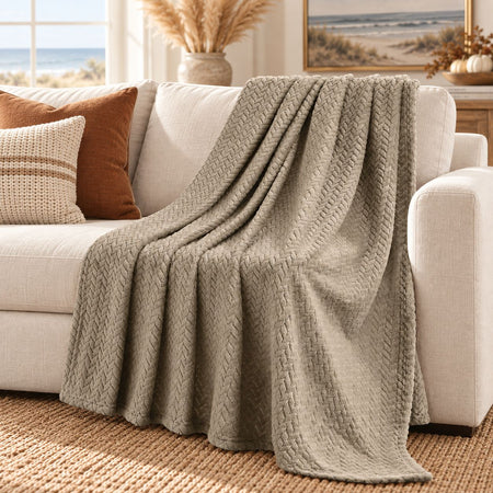 Throws & pillows